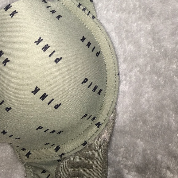 32A VS Pink bras - Picture 2 of 3